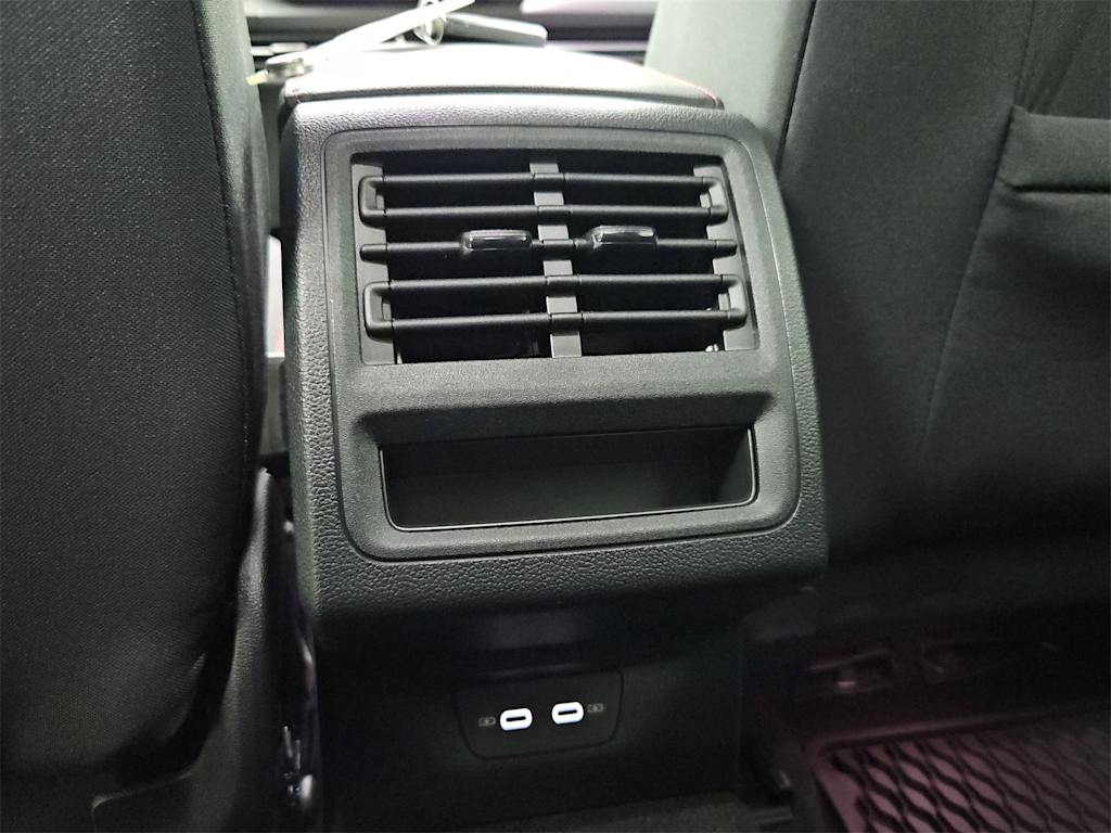 Thumbnail: 2025 Volkswagen Golf - 38