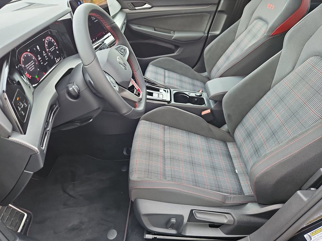 Thumbnail: 2026 Volkswagen Golf - 11