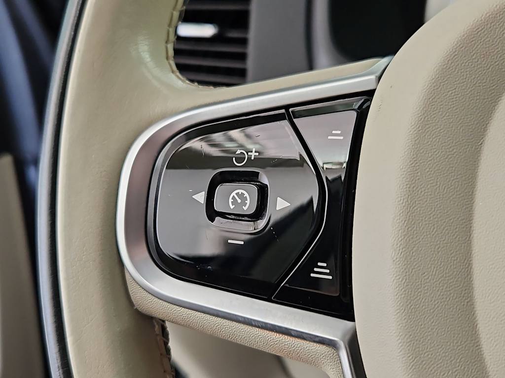 Thumbnail: 2020 Volvo XC90 - 29