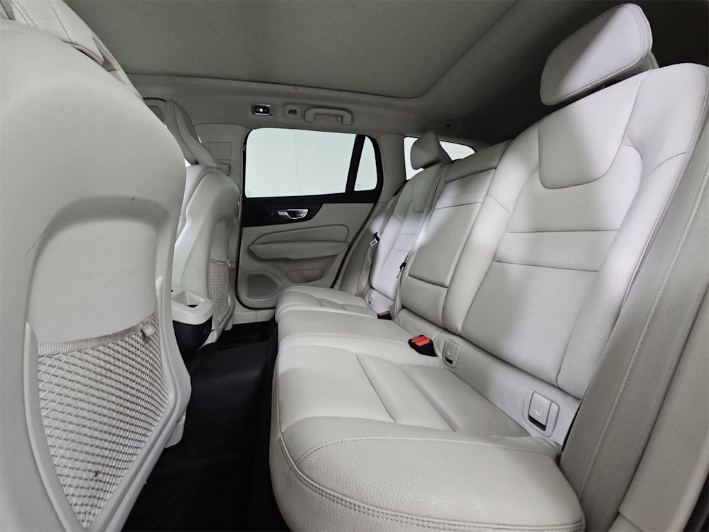 Thumbnail: 2021 Volvo V60 - 13