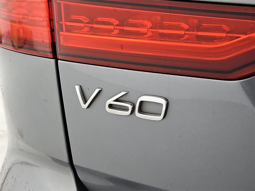Thumbnail: 2021 Volvo V60 - 24