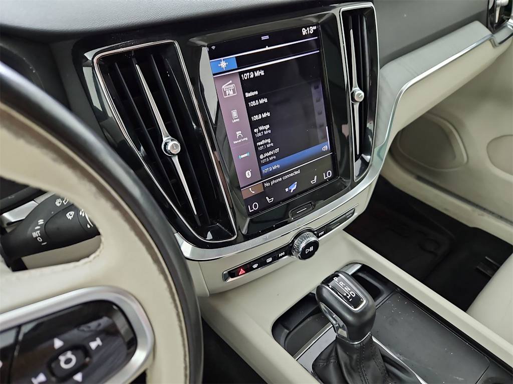 Thumbnail: 2021 Volvo V60 - 15