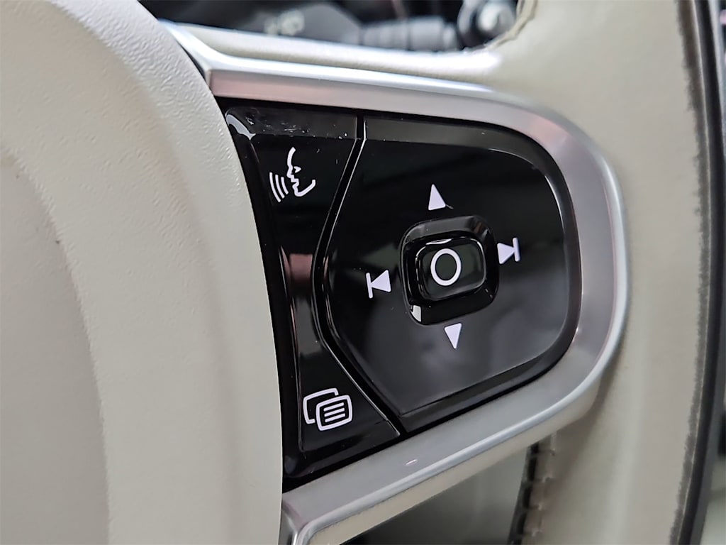 Thumbnail: 2021 Volvo V60 - 30