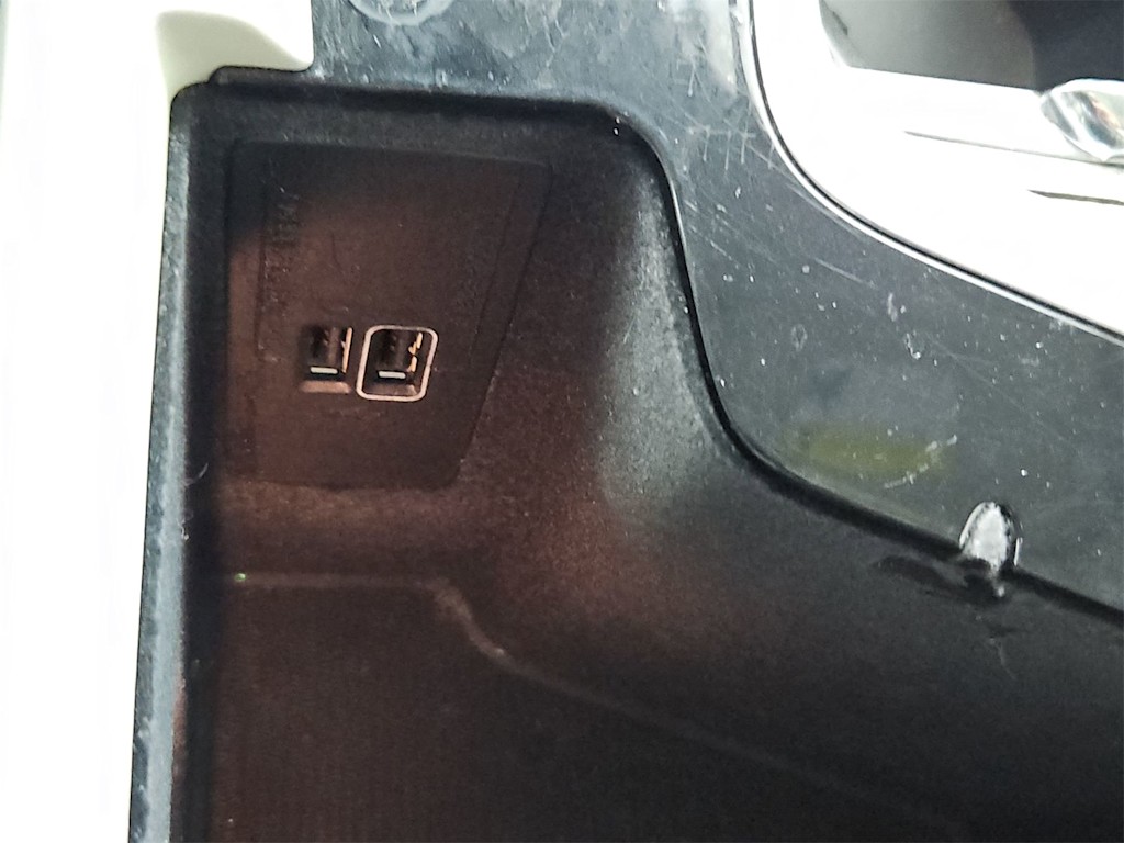 Thumbnail: 2021 Volvo V60 - 35