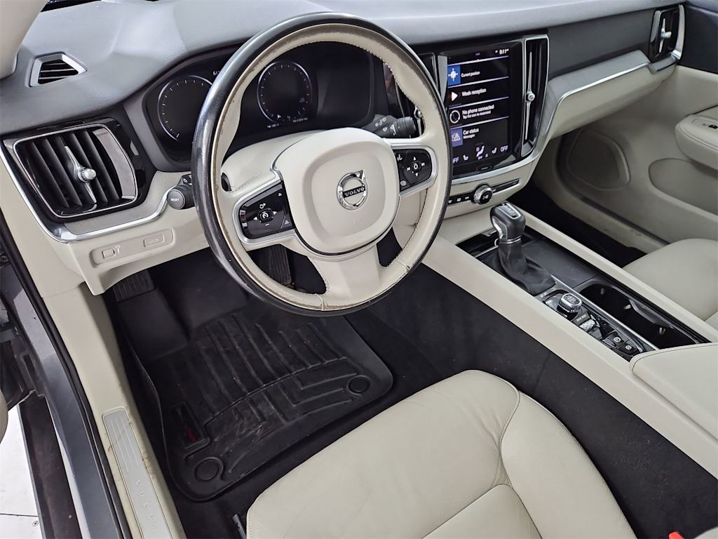 Thumbnail: 2021 Volvo V60 - 2