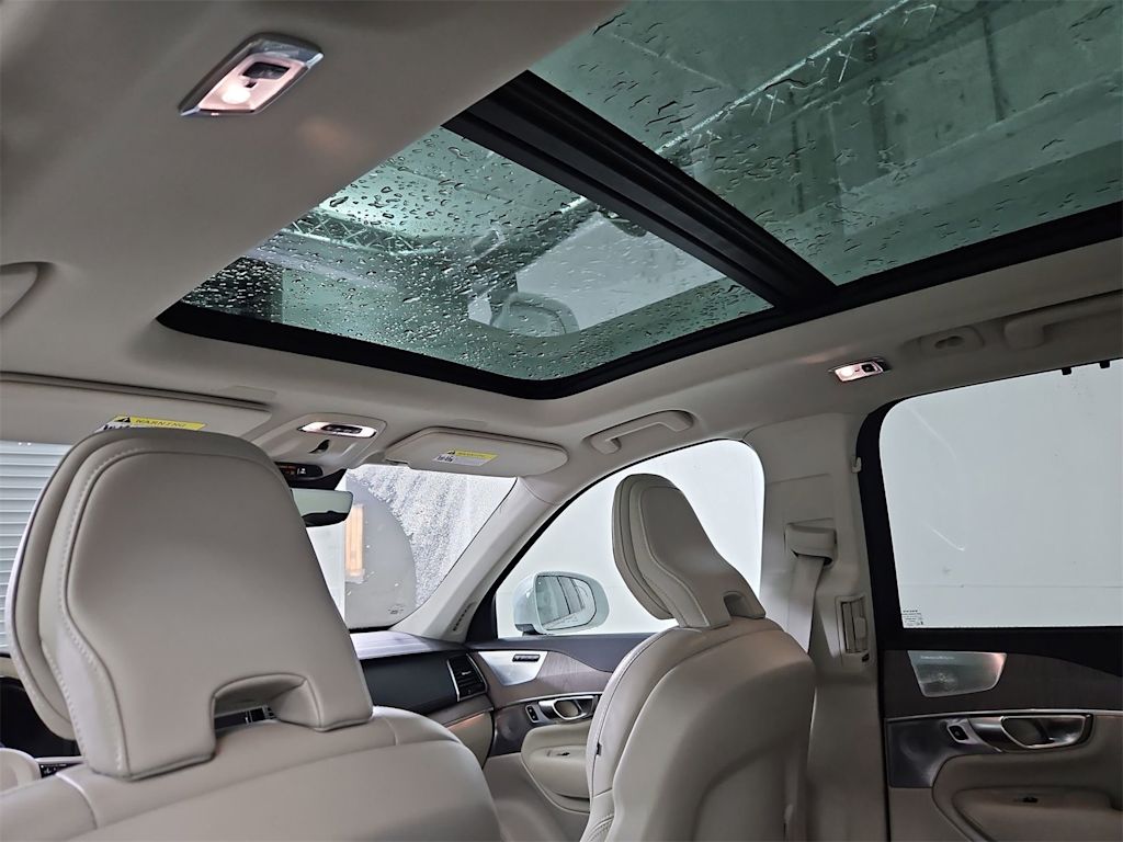 Thumbnail: 2022 Volvo XC90 - 28