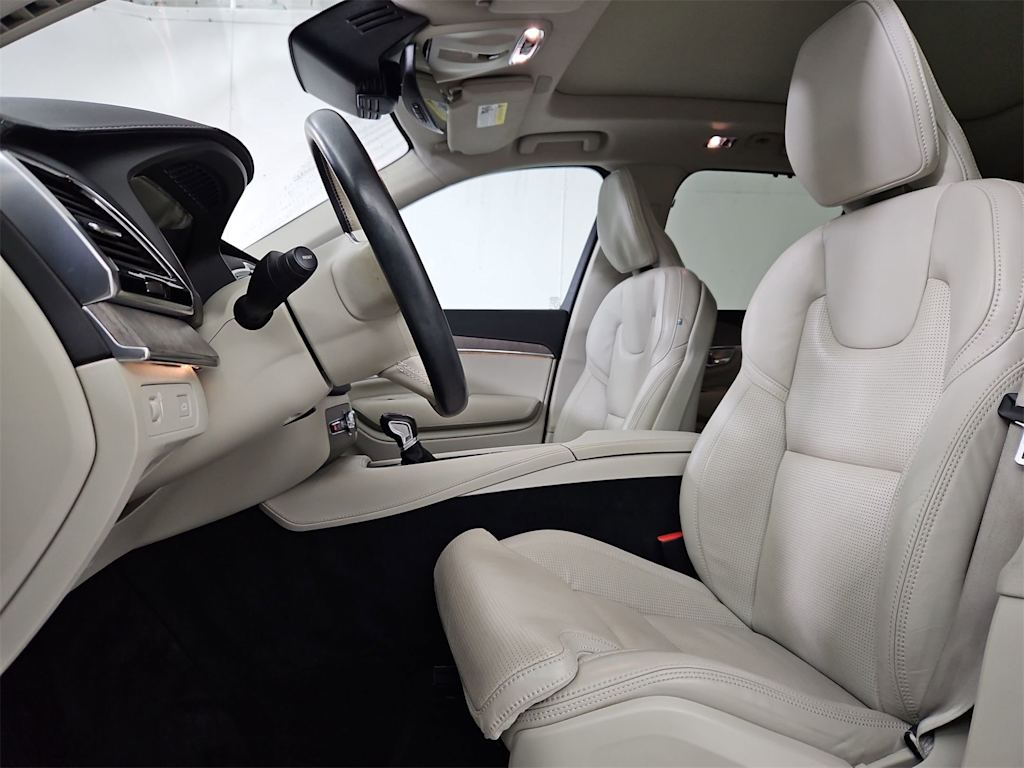 Thumbnail: 2022 Volvo XC90 - 11