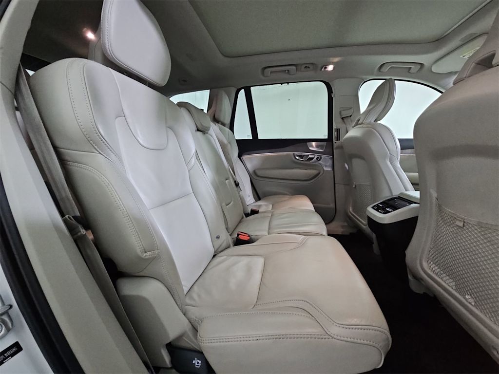 Thumbnail: 2022 Volvo XC90 - 27