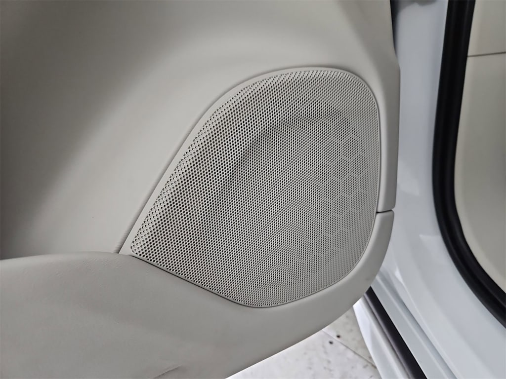 Thumbnail: 2022 Volvo XC90 - 36