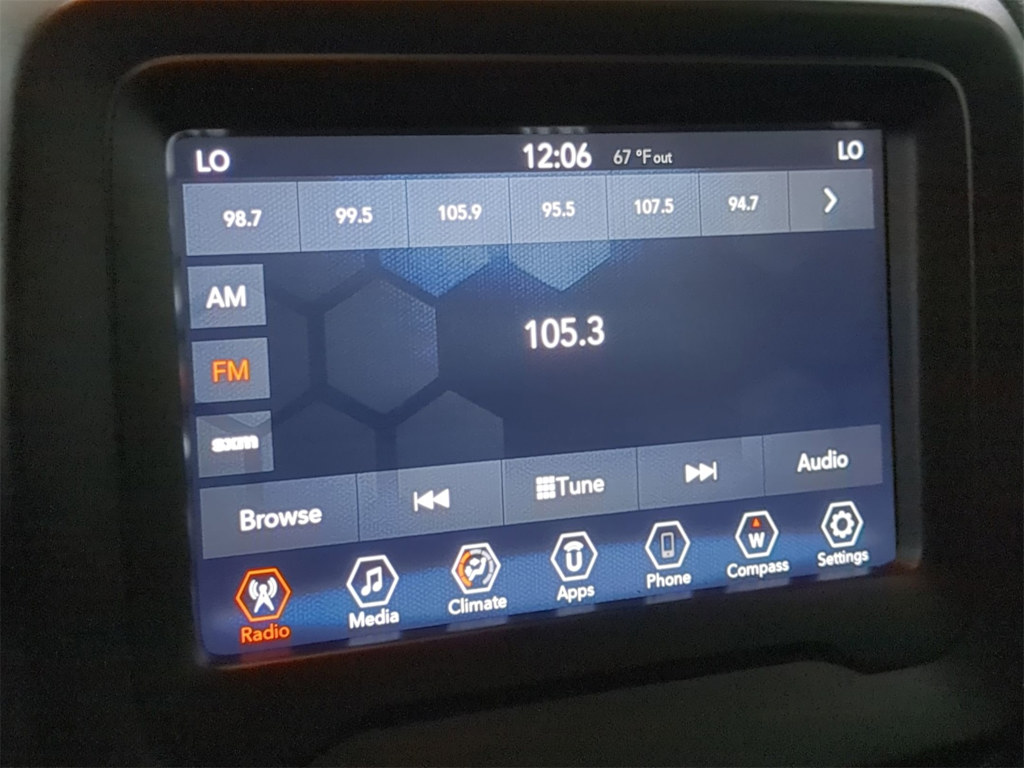 Thumbnail: 2020 Jeep Renegade - 33