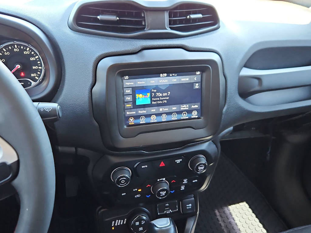 Thumbnail: 2020 Jeep Renegade - 15
