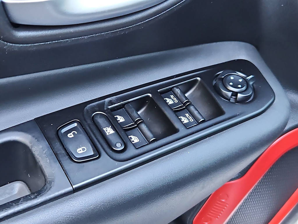 Thumbnail: 2020 Jeep Renegade - 26