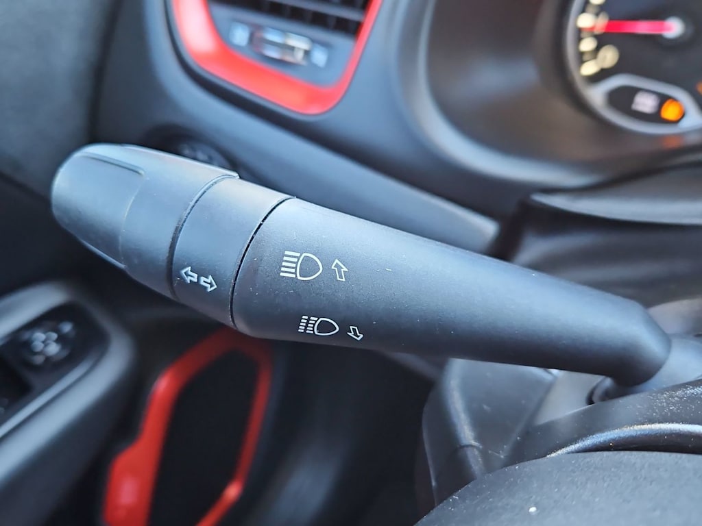Thumbnail: 2020 Jeep Renegade - 32