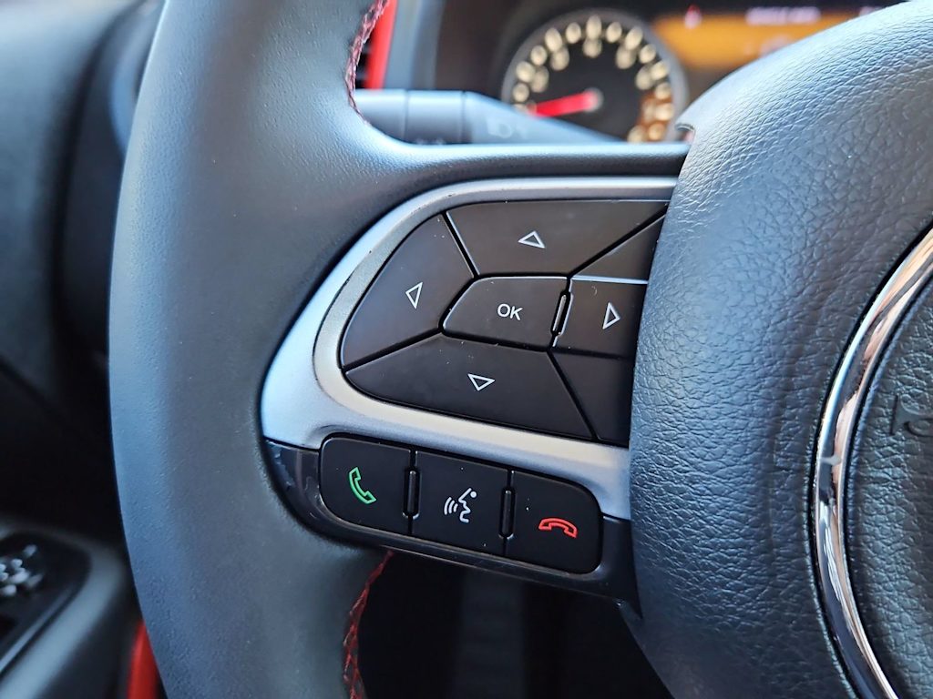 Thumbnail: 2020 Jeep Renegade - 29