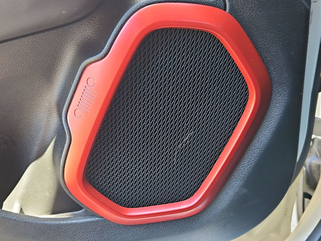 Thumbnail: 2020 Jeep Renegade - 33