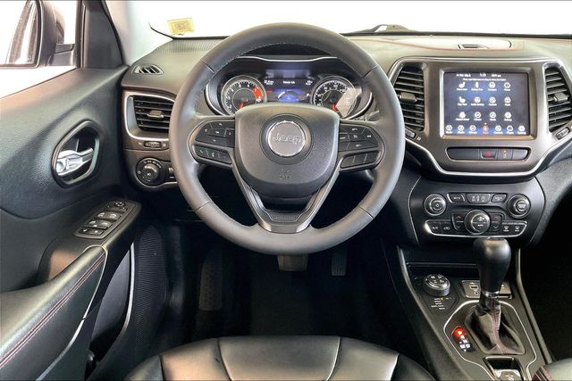 Thumbnail: 2022 Jeep Cherokee - 14