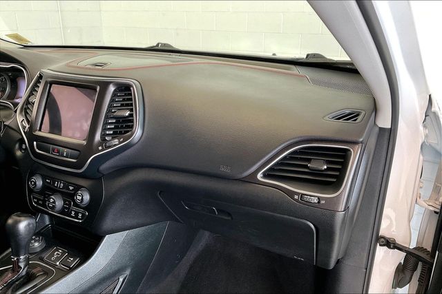 Thumbnail: 2022 Jeep Cherokee - 24