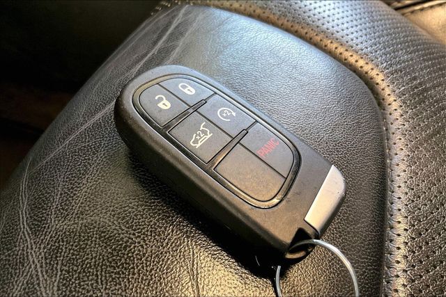 Thumbnail: 2019 Jeep Cherokee - 19