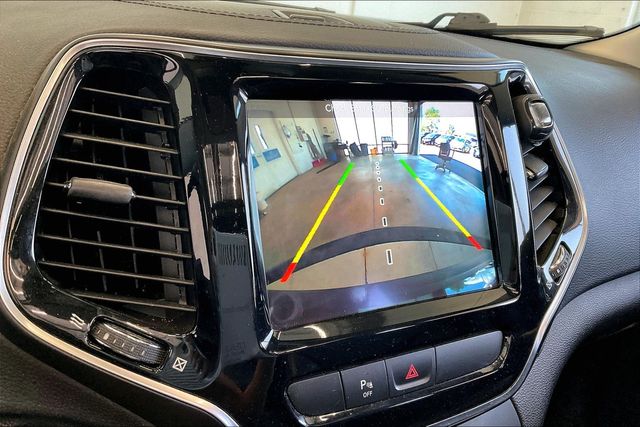 Thumbnail: 2019 Jeep Cherokee - 28