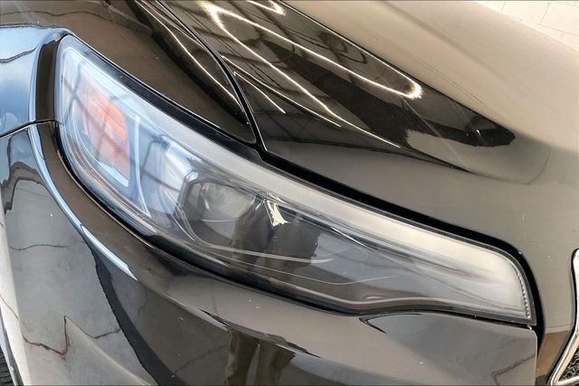 Thumbnail: 2019 Jeep Cherokee - 31