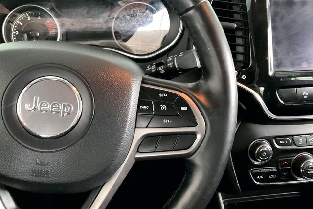 Thumbnail: 2019 Jeep Cherokee - 28