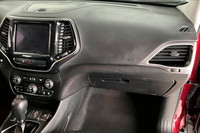 Thumbnail: 2019 Jeep Cherokee - 25