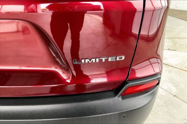 Thumbnail: 2019 Jeep Cherokee - 20