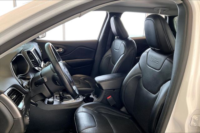 Thumbnail: 2019 Jeep Cherokee - 11