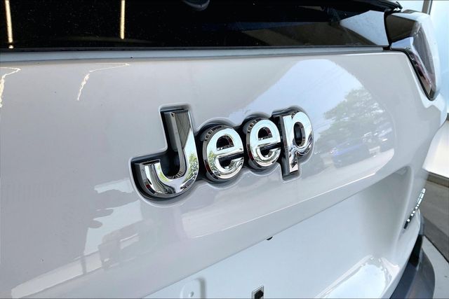Thumbnail: 2019 Jeep Cherokee - 7