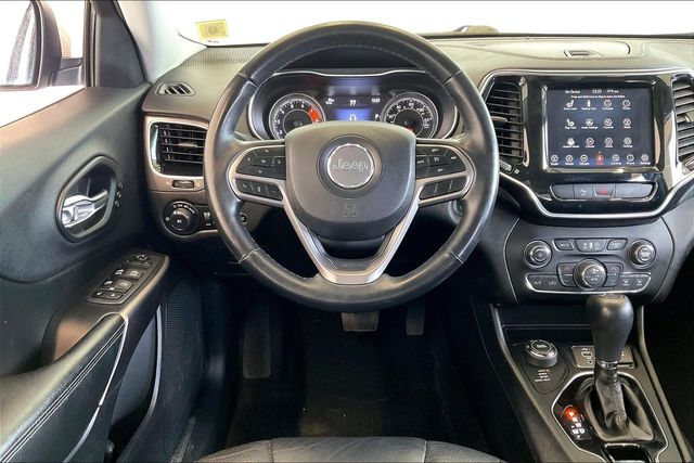Thumbnail: 2019 Jeep Cherokee - 14