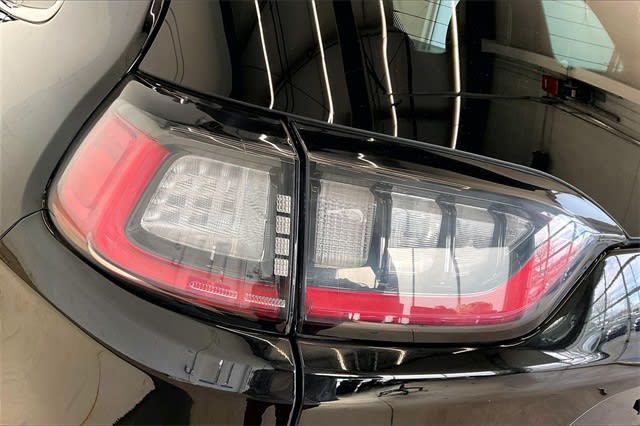 Thumbnail: 2020 Jeep Cherokee - 32