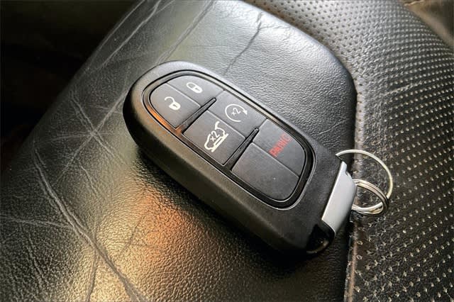 Thumbnail: 2020 Jeep Cherokee - 19