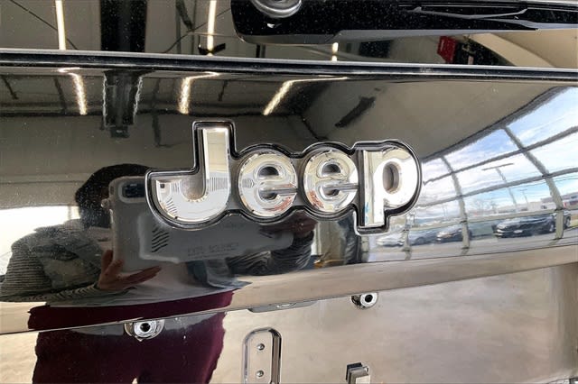 Thumbnail: 2020 Jeep Cherokee - 7