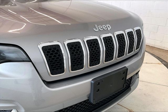 Thumbnail: 2019 Jeep Cherokee - 34