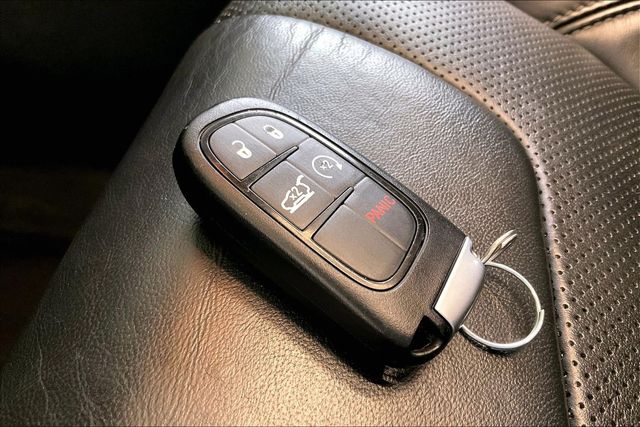 Thumbnail: 2019 Jeep Cherokee - 19