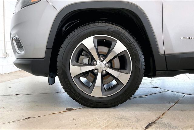 Thumbnail: 2019 Jeep Cherokee - 8