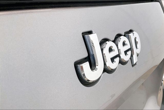 Thumbnail: 2019 Jeep Cherokee - 7