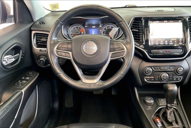 Thumbnail: 2019 Jeep Cherokee - 14