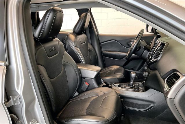 Thumbnail: 2019 Jeep Cherokee - 12