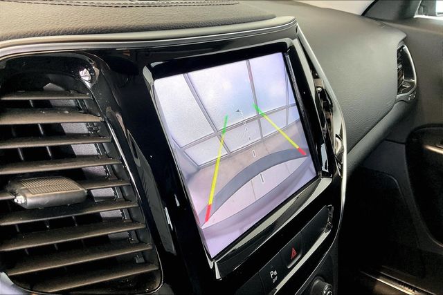 Thumbnail: 2019 Jeep Cherokee - 28