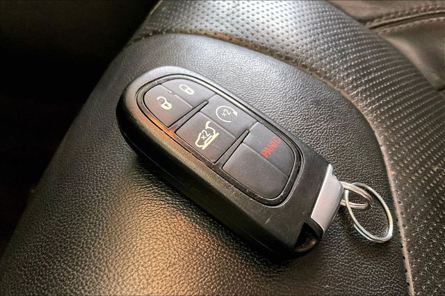 Thumbnail: 2019 Jeep Cherokee - 19
