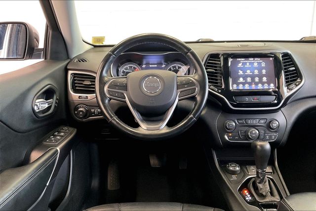 Thumbnail: 2019 Jeep Cherokee - 14