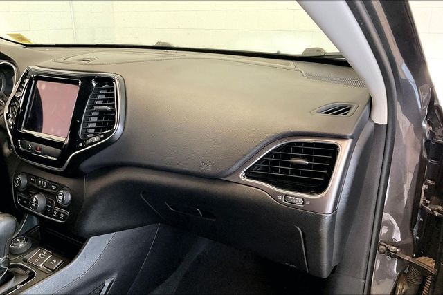 Thumbnail: 2019 Jeep Cherokee - 24