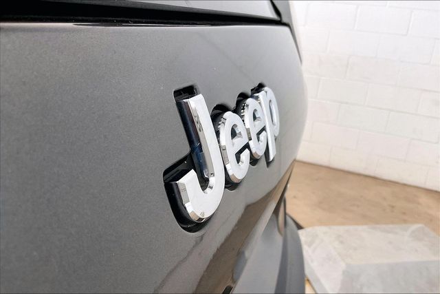 Thumbnail: 2019 Jeep Cherokee - 7