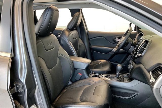 Thumbnail: 2019 Jeep Cherokee - 12