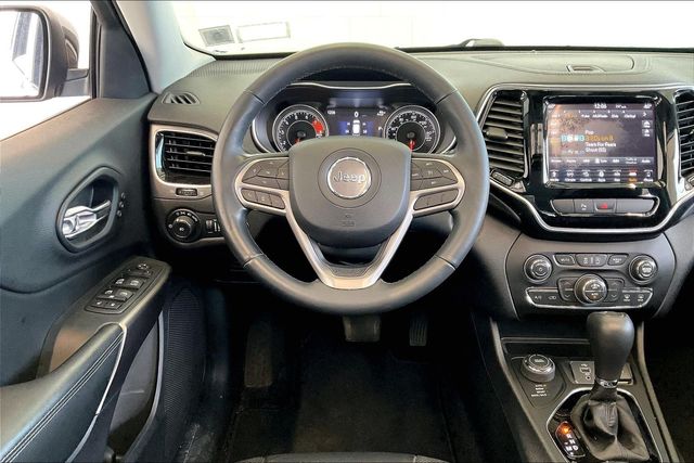 Thumbnail: 2019 Jeep Cherokee - 14