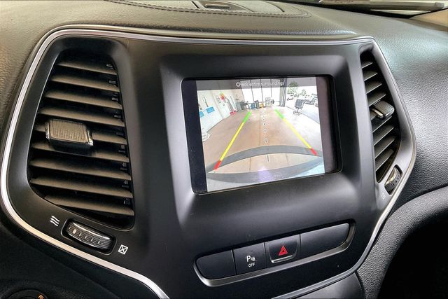 Thumbnail: 2019 Jeep Cherokee - 28