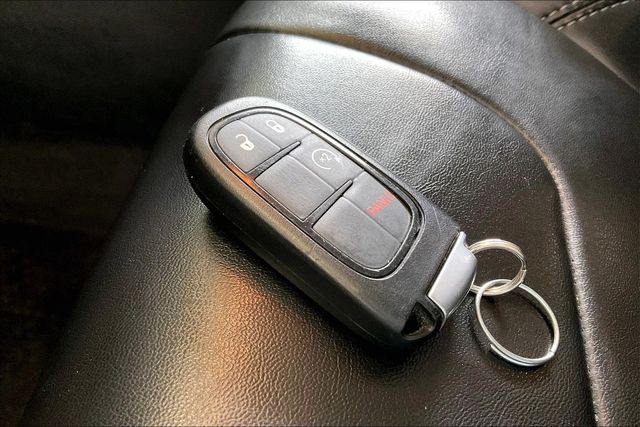 Thumbnail: 2019 Jeep Cherokee - 20
