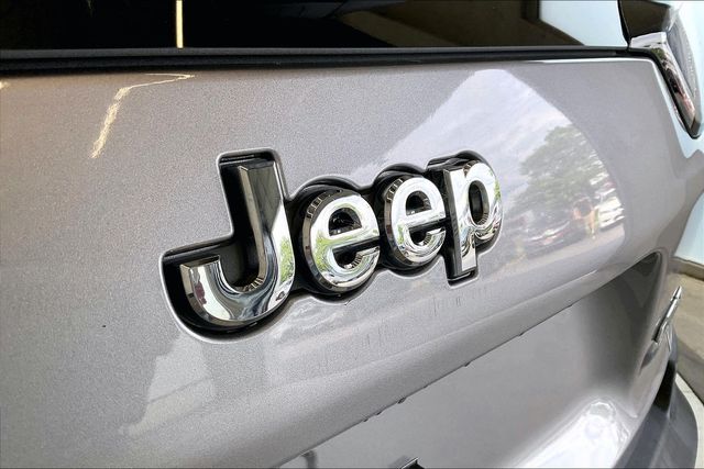 Thumbnail: 2019 Jeep Cherokee - 7
