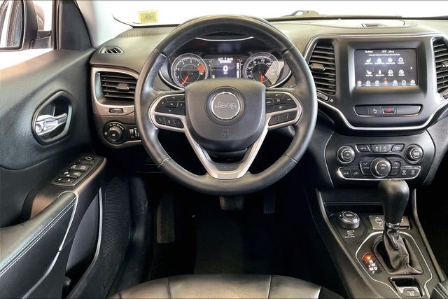 Thumbnail: 2019 Jeep Cherokee - 14